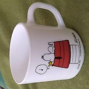 Vintage Snoopy 1965 I Hate people Who Sing In The Morning Mug, Milk Glass Mug